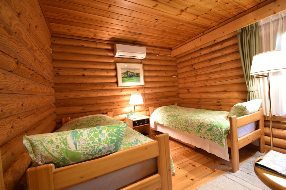 【大型コテージの 1 部】ツインルーム・禁煙<1 部屋 ベッド 2 台> 客室6 | ホテル ニドム