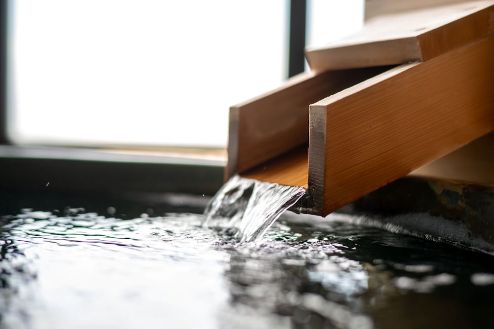 ＜季のはな＞展望露天風呂付ツイン バスルーム1 | 天童温泉 ほほえみの宿 滝の湯