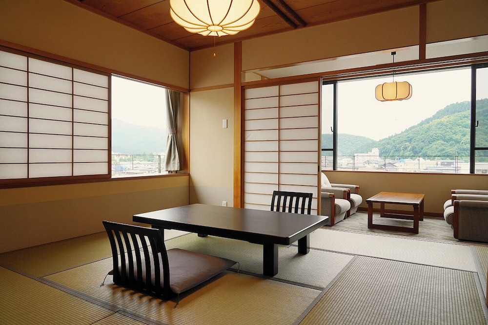 ＜本館＞和室【竹】 客室1 | 天童温泉 ほほえみの宿 滝の湯