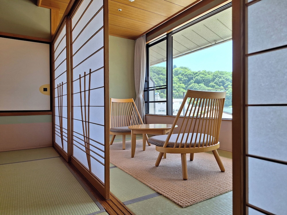 ＜四季亭＞和室 部屋からの景観0 | 天童温泉 ほほえみの宿 滝の湯