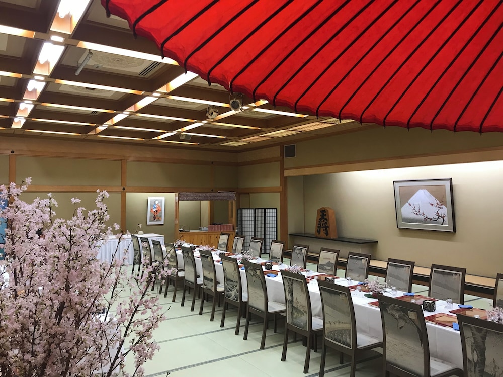 レストラン1 | 天童温泉 ほほえみの宿 滝の湯