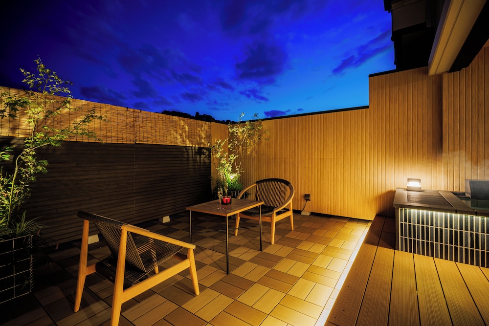 ルーフトップテラス+展望露天風呂付和室【タイプ35】 部屋からの景観0 | 天童温泉 ほほえみの宿 滝の湯