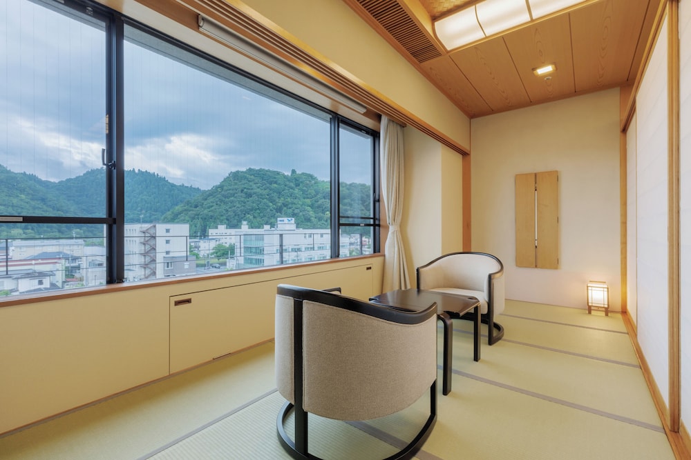 ＜本館＞和室【月】 部屋からの景観0 | 天童温泉 ほほえみの宿 滝の湯