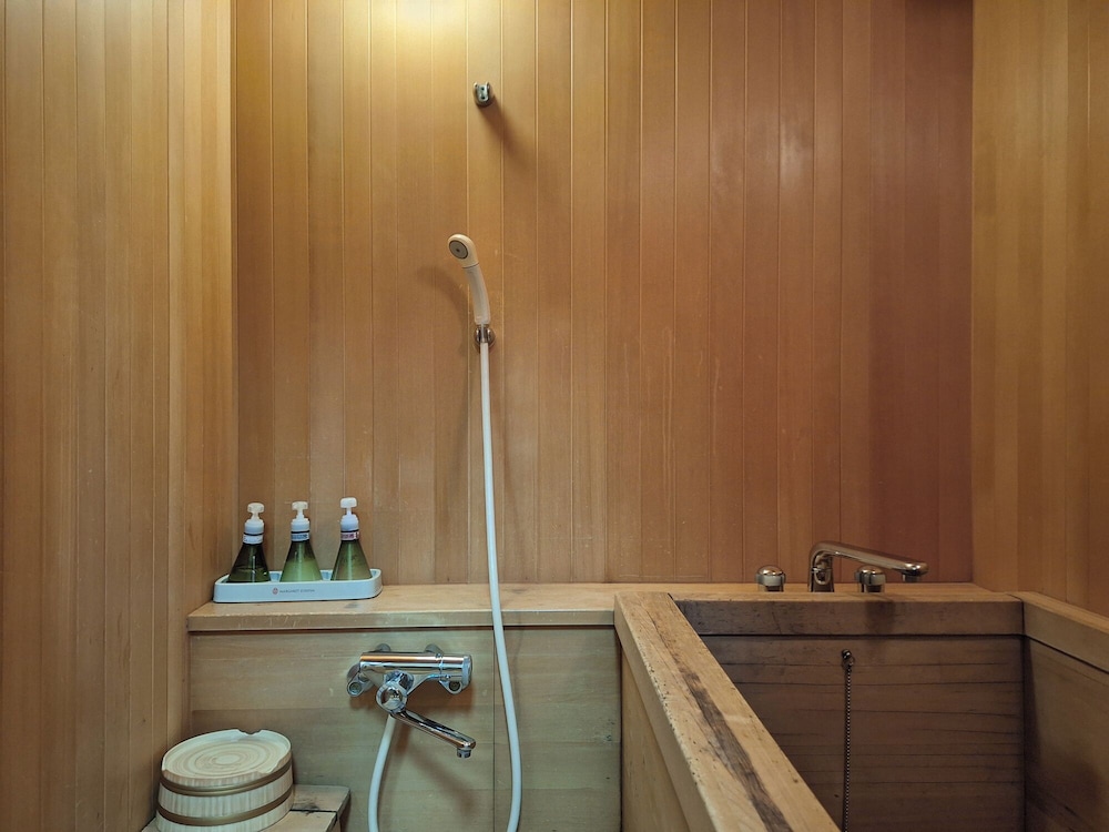 ＜四季亭＞和風デラックス客室【次の間付】 バスルーム0 | 天童温泉 ほほえみの宿 滝の湯