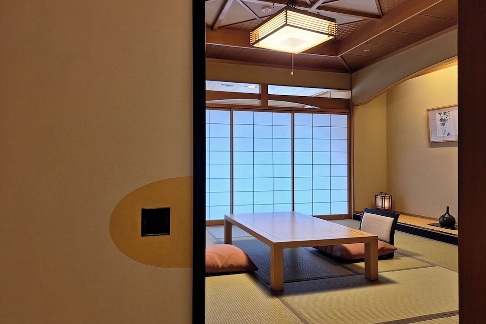 ＜四季亭＞和室 客室1 | 天童温泉 ほほえみの宿 滝の湯