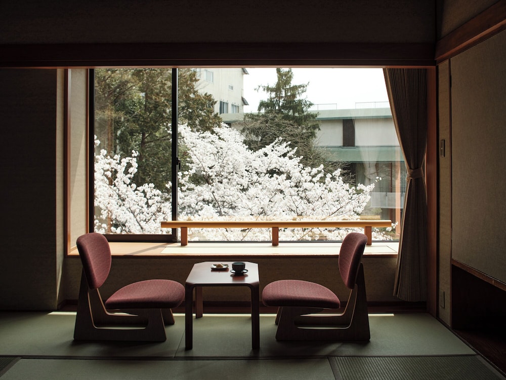 ＜別館＞和モダンルーム 部屋からの景観0 | 天童温泉 ほほえみの宿 滝の湯