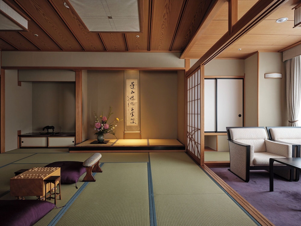 ＜四季亭＞和室特別室『竜王の間』 客室2 | 天童温泉 ほほえみの宿 滝の湯