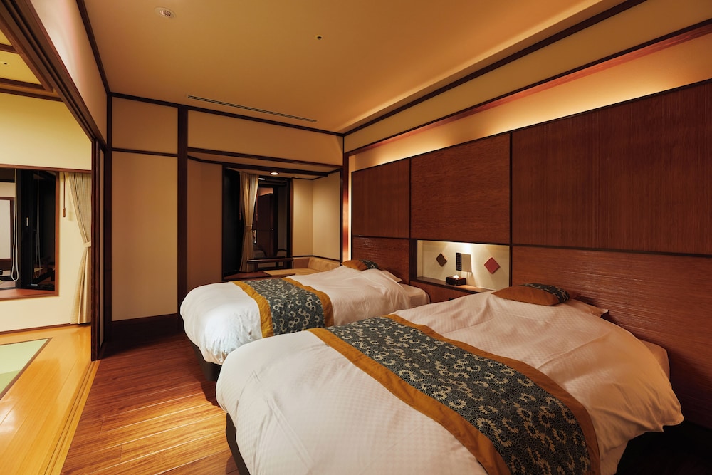 ＜季のはな＞和モダンデラックス客室【タイプＢ】 客室2 | 天童温泉 ほほえみの宿 滝の湯