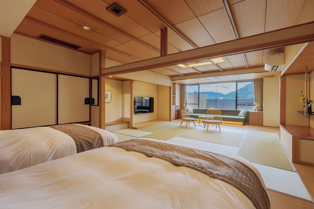 ルーフトップテラス+展望露天風呂付和洋室【タイプ33】 客室0 | 天童温泉 ほほえみの宿 滝の湯