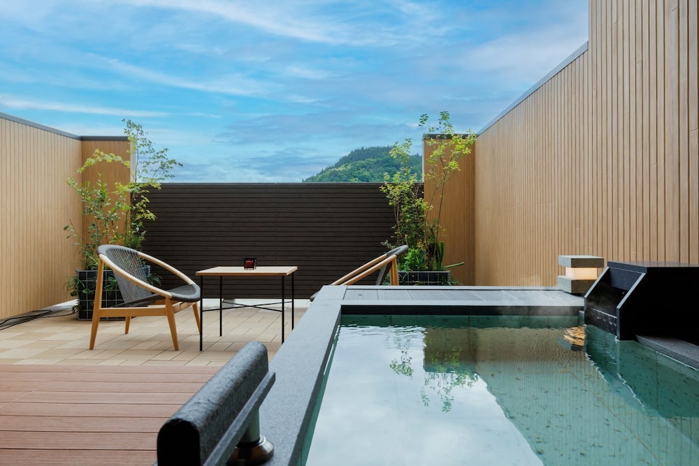 ルーフトップテラス+展望露天風呂付和室【タイプ35】 バスルーム1 | 天童温泉 ほほえみの宿 滝の湯