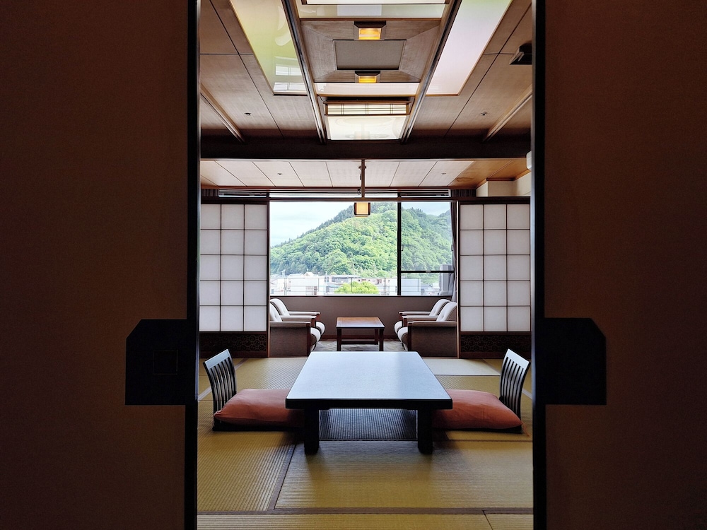 ＜本館＞和室【松】 部屋からの景観0 | 天童温泉 ほほえみの宿 滝の湯