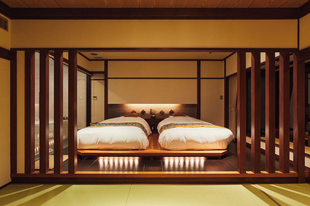 ＜季のはな＞和モダンデラックス客室【タイプA】 客室1 | 天童温泉 ほほえみの宿 滝の湯