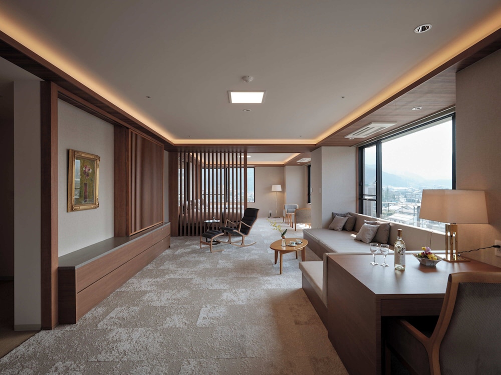 ＜本館＞The Prestige Twin 551 客室0 | 天童温泉 ほほえみの宿 滝の湯