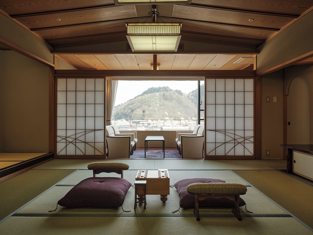 ＜四季亭＞和室特別室『竜王の間』 部屋からの景観0 | 天童温泉 ほほえみの宿 滝の湯