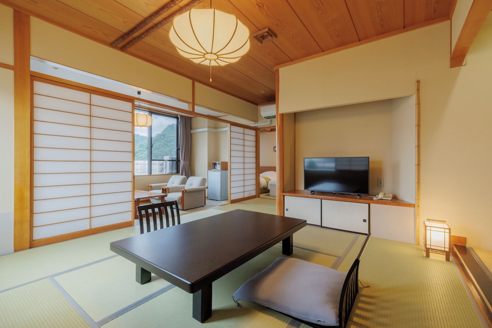 ＜本館＞和室【竹】 | 天童温泉 ほほえみの宿 滝の湯