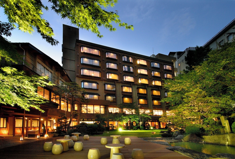 メインイメージ | 滝の湯