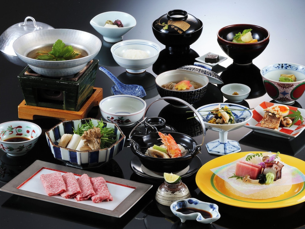 別墅 結楽3-6F 和洋室 禁煙 神戸牛付き会席 (レストラン食) 客室2 | 有馬グランドホテル