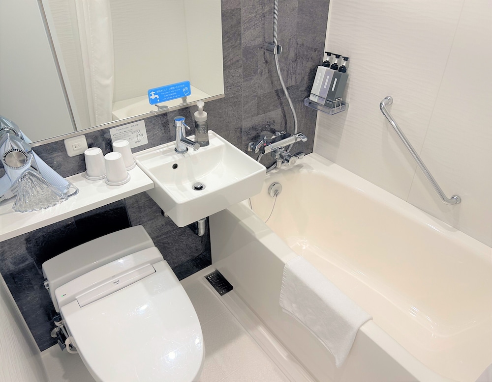 エコノミー ツインルーム 禁煙 バスルーム0 | ホテル京阪 京都駅南