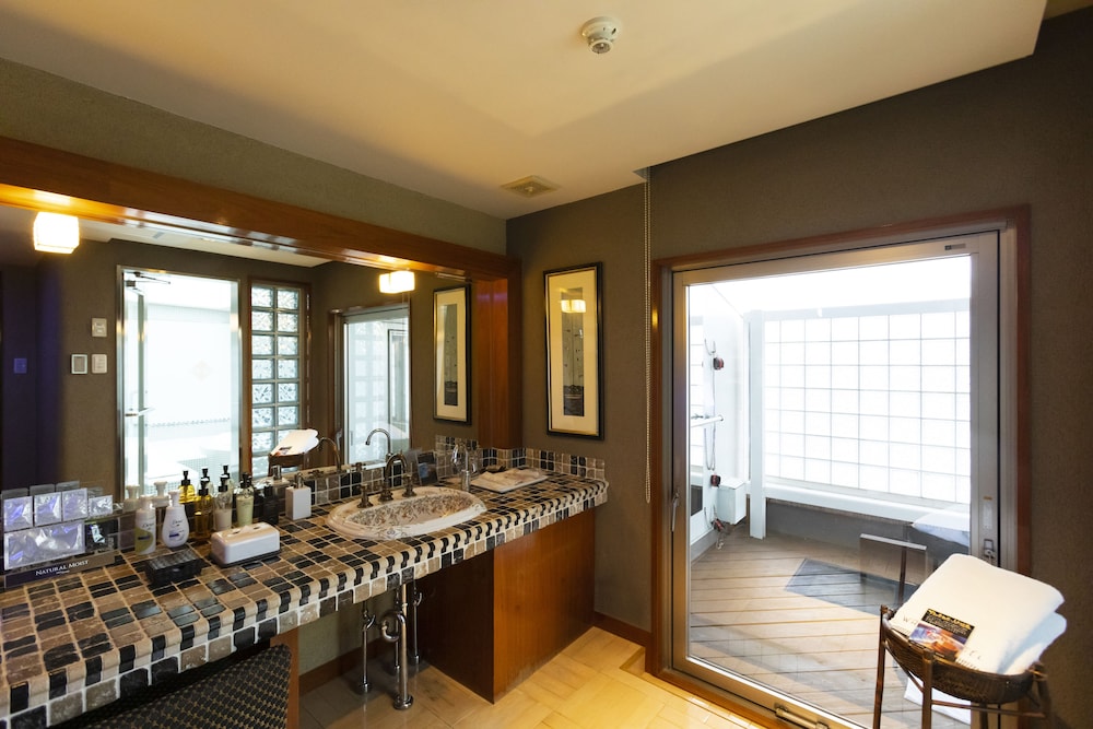 デラックス ダブルルーム テラス / パティオ0 | Water Hotel Cy - 大人限定