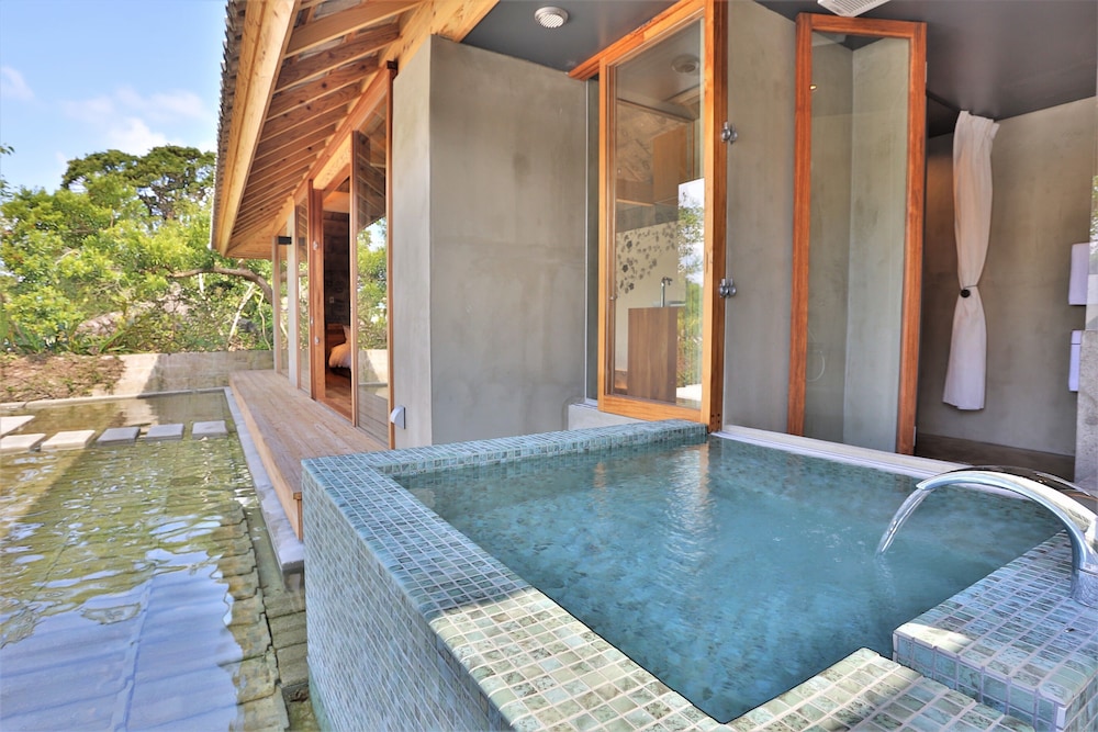 カワセミノス(ムカカヴィラ) | 翡翠巣 KAWASEMINOSU (MUKAKA VILLA)