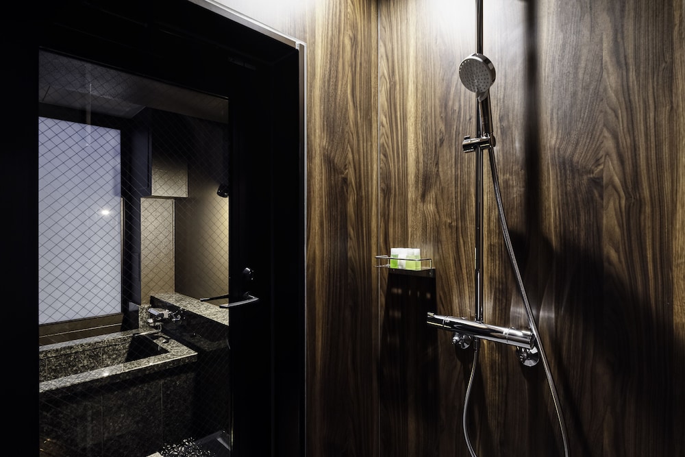 コーナーツイン 半露天風呂付 禁煙 バスルームのシャワー0 | プロスタイル旅館 東京 浅草