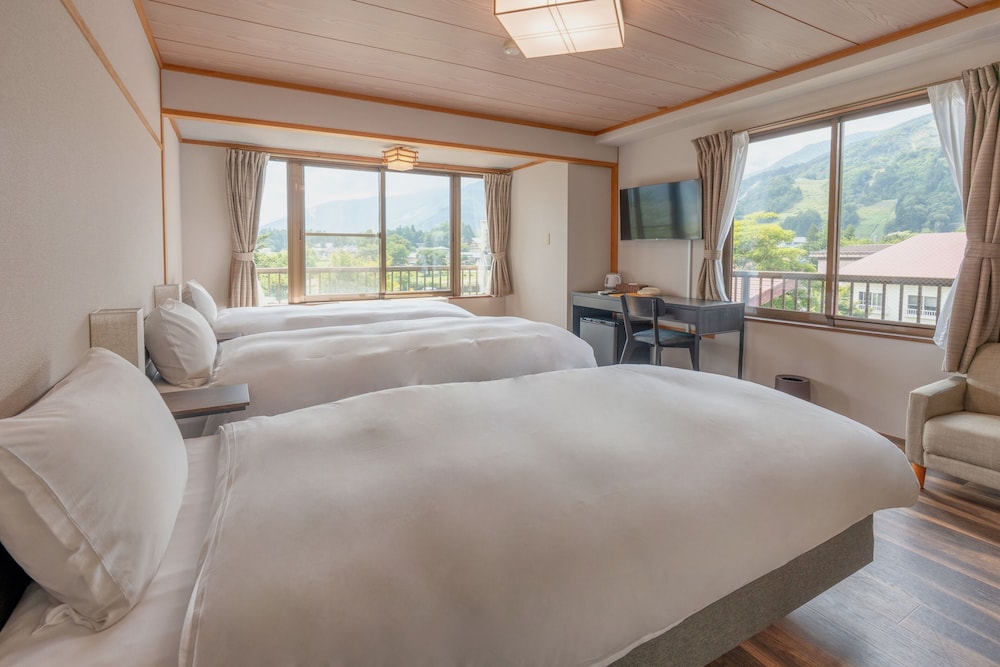 デラックス トリプルルーム 客室1 | SUMMIT VIEWS HAKUBA