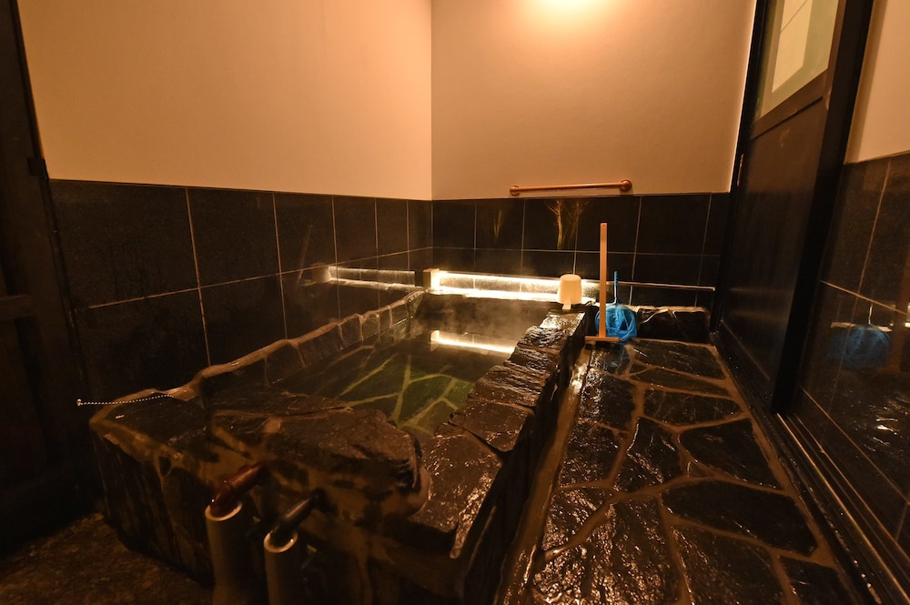 アパートメント 1階 桃 バスルーム1 | 陽なた庵