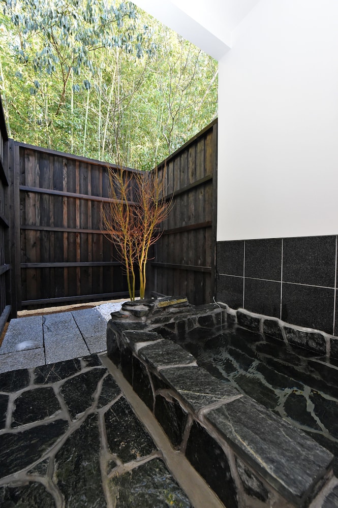 アパートメント 1階 桃 バスルーム0 | 陽なた庵