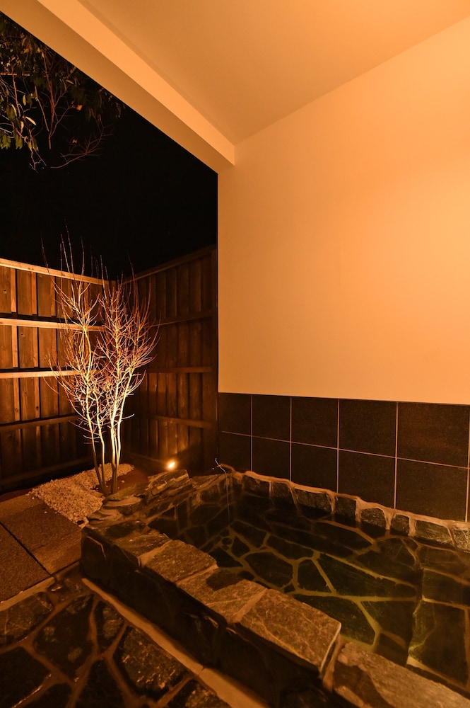 アパートメント 1階 桃 バスルーム3 | 陽なた庵