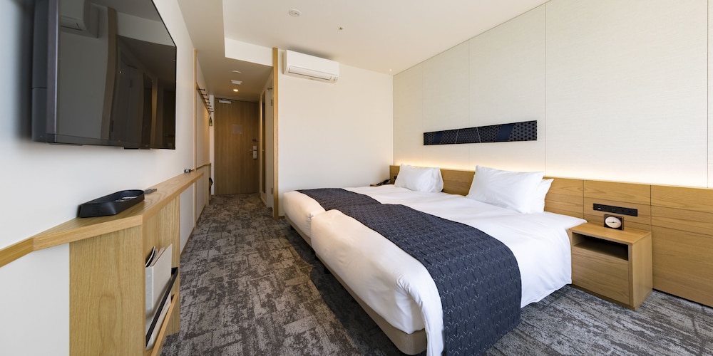 コンフォート ツインルーム 禁煙 / 洗濯乾燥機付き | 東急ステイ飛騨高山 結の湯