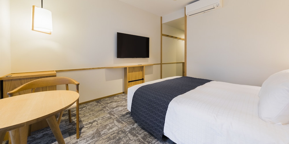 コンフォート ダブルルーム 禁煙 / 洗濯乾燥機付き 客室6 | 東急ステイ飛騨高山 結の湯