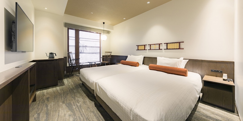 コンフォート ツインルーム 禁煙 / 洗濯乾燥機付き 客室1 | 東急ステイ飛騨高山 結の湯