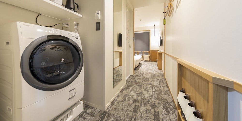 コンフォート ダブルルーム 禁煙 / 洗濯乾燥機付き 客室2 | 東急ステイ飛騨高山 結の湯