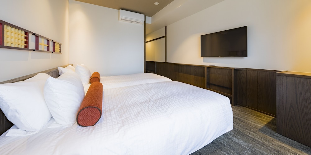 コンフォート ツインルーム 禁煙 / 洗濯乾燥機付き 客室4 | 東急ステイ飛騨高山 結の湯