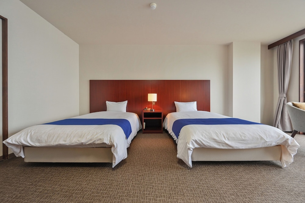 ツインルーム オーシャンビュー 客室2 | 湯の児 海と夕やけ