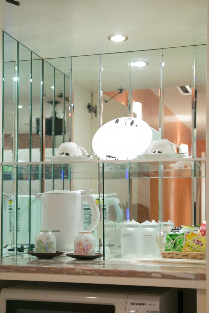 スタンダード ダブルルーム 客室の設備とサービス2 | 新宿・歌舞伎町 ホテル ディーウェーブ - 大人限定