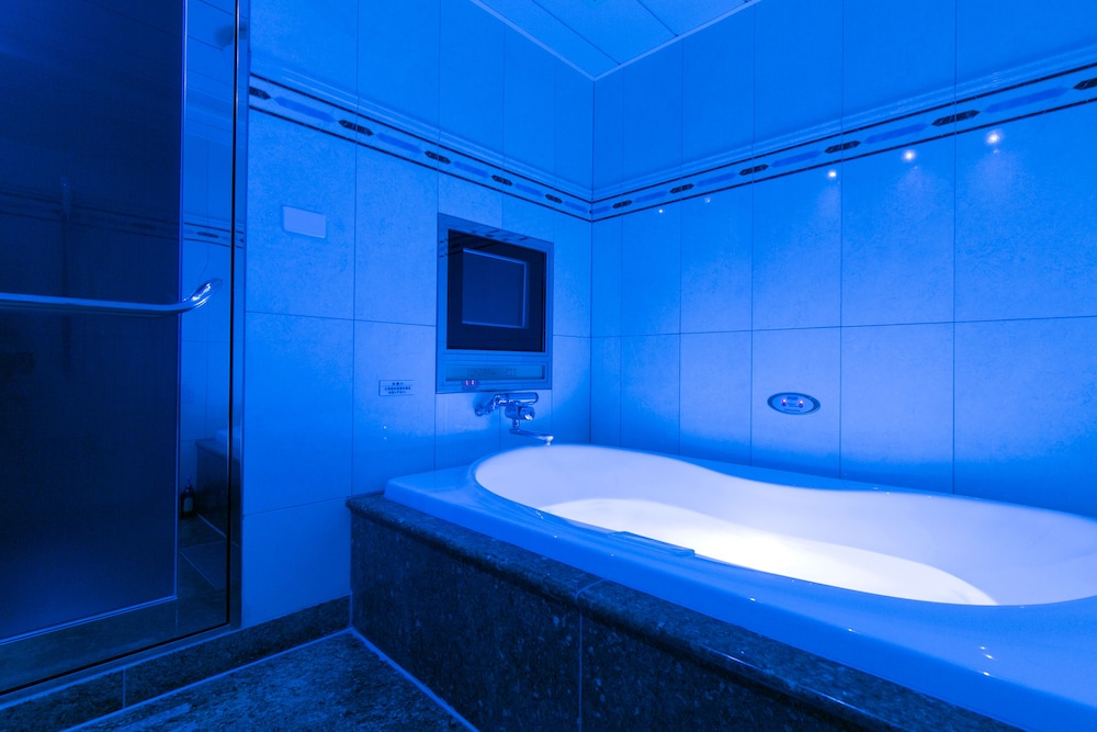 スタンダード ダブルルーム バスルーム1 | 新宿・歌舞伎町 ホテル ディーウェーブ - 大人限定