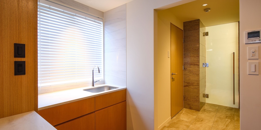 デラックス キング 専用キッチン0 | HOTEL MUSO