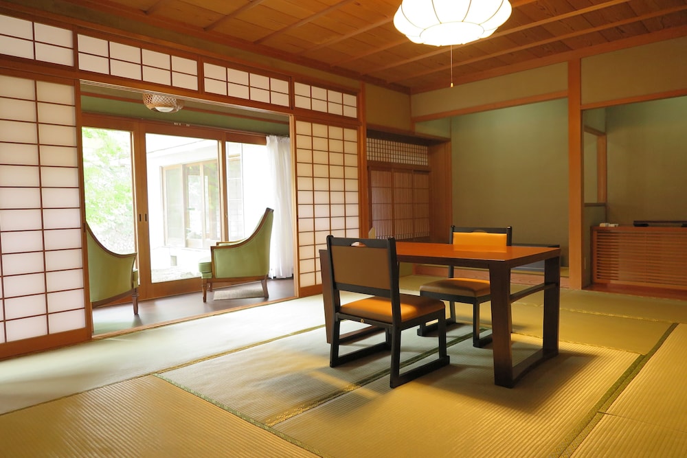 客室1 | 奥津温泉 池田屋 河鹿園 客室1 | 奥津温泉 池田屋 河鹿園