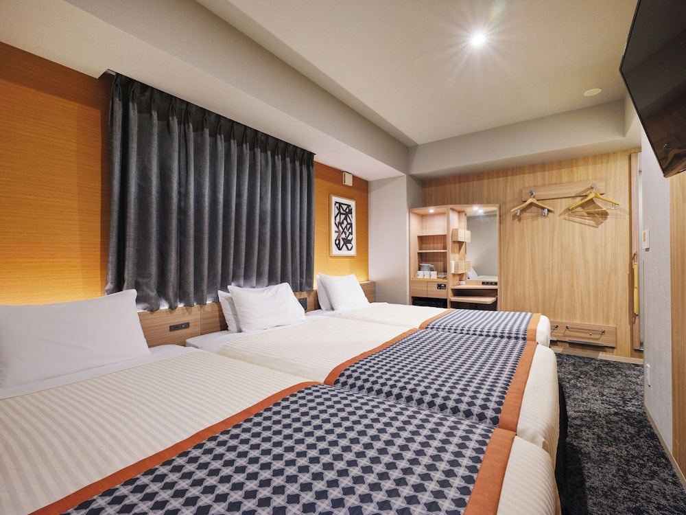 スタンダード ツイン with エキストラベッド 禁煙 客室2 | hotel MONday 浅草