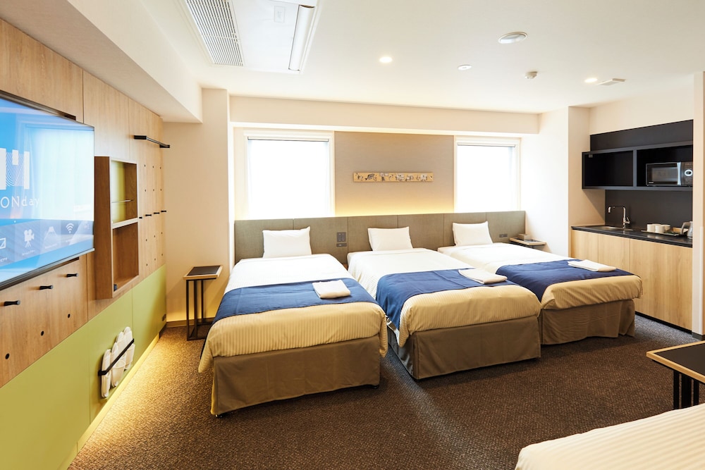 ファミリー ルーム 禁煙 客室5 | hotel MONday Premium 上野御徒町