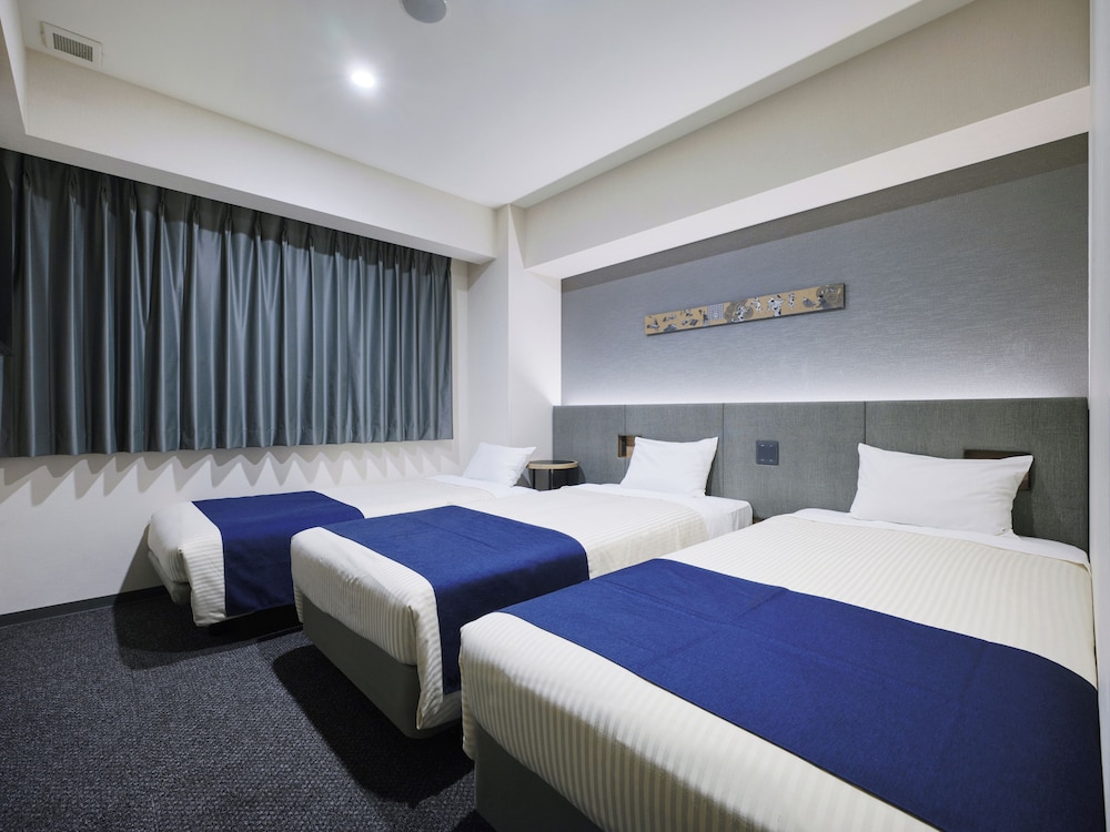 スタンダードツインルーム with ソファベッド 禁煙 客室4 | hotel MONday Premium 上野御徒町