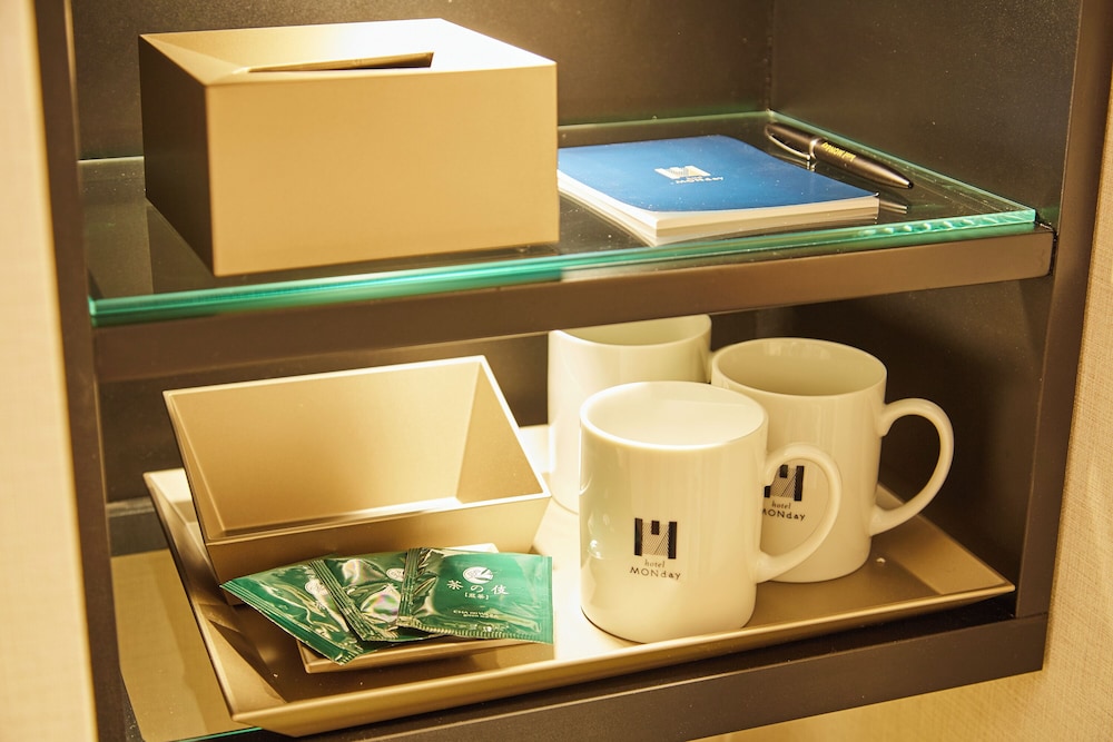スタンダードツインルーム with エキストラベッド 禁煙 客室2 | hotel MONday Premium 上野御徒町