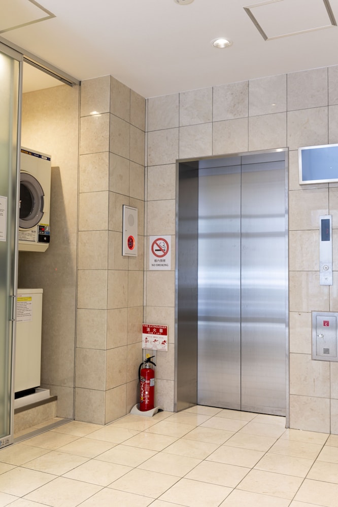 フロント1 | ELE hotel Ginza East