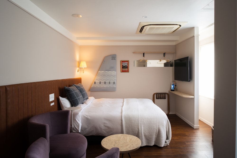 スタンダード ダブルルーム クイーンベッド 1 台 禁煙 ジェットバス 客室3 | miss morgan hotel