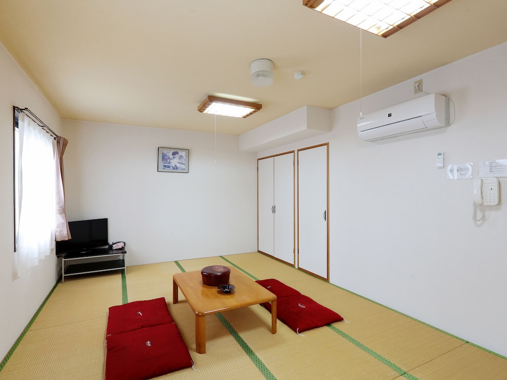 和室5人部屋 喫煙可 客室4 | Tabist レイズホテルすいせん