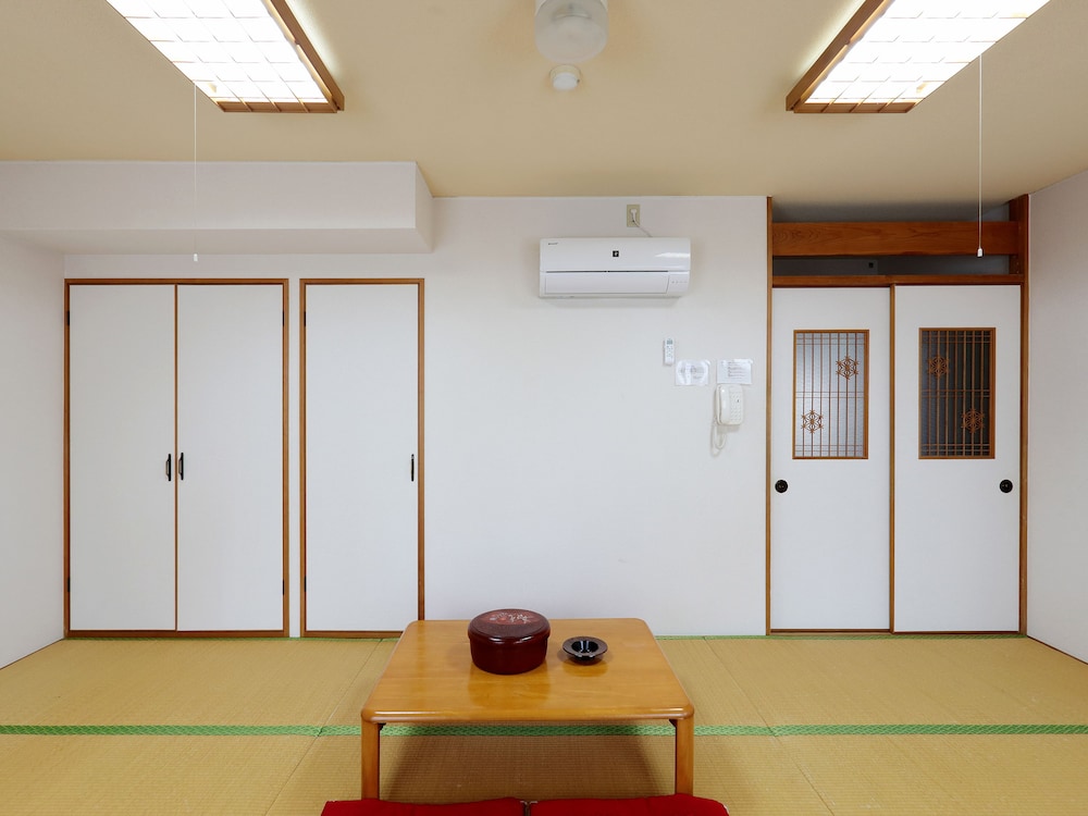 和室5人部屋 喫煙可 客室5 | Tabist レイズホテルすいせん