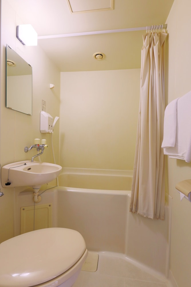 和室3名利用 共用バスルーム バスルーム0 | Tabist レイズホテルやかた