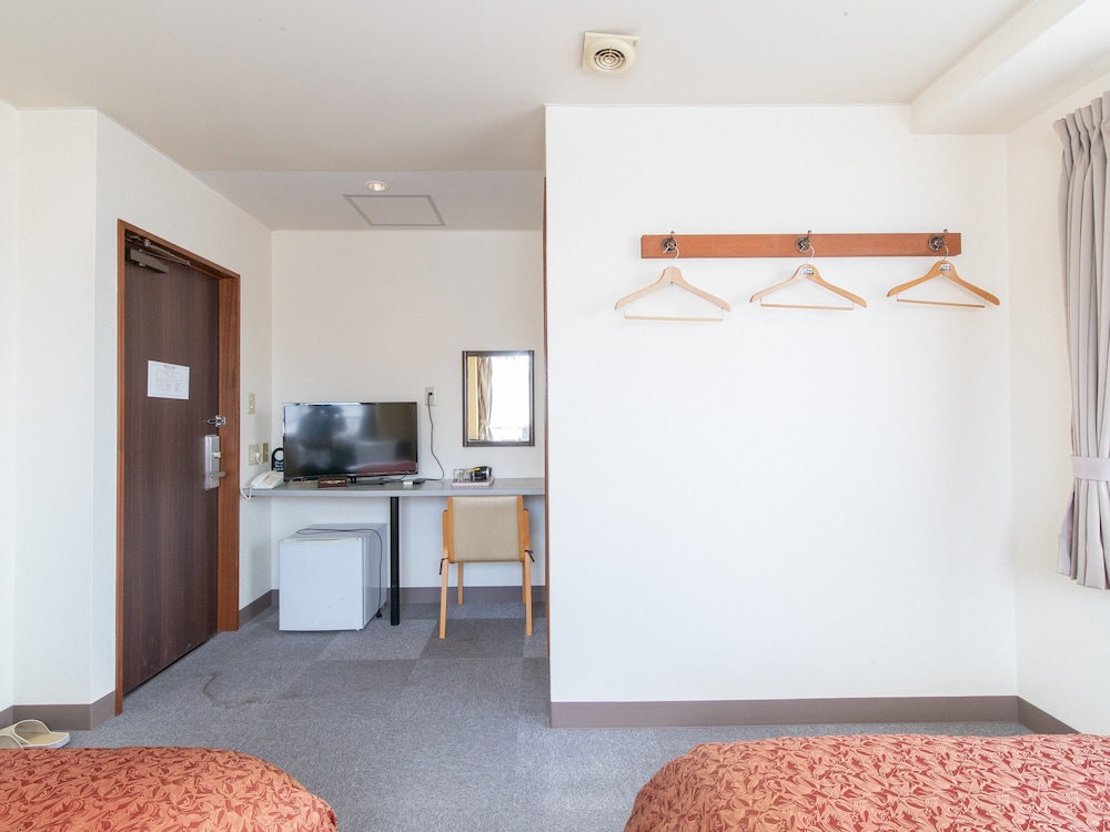 ツインルーム 客室10 | Tabist レイズホテルやかた
