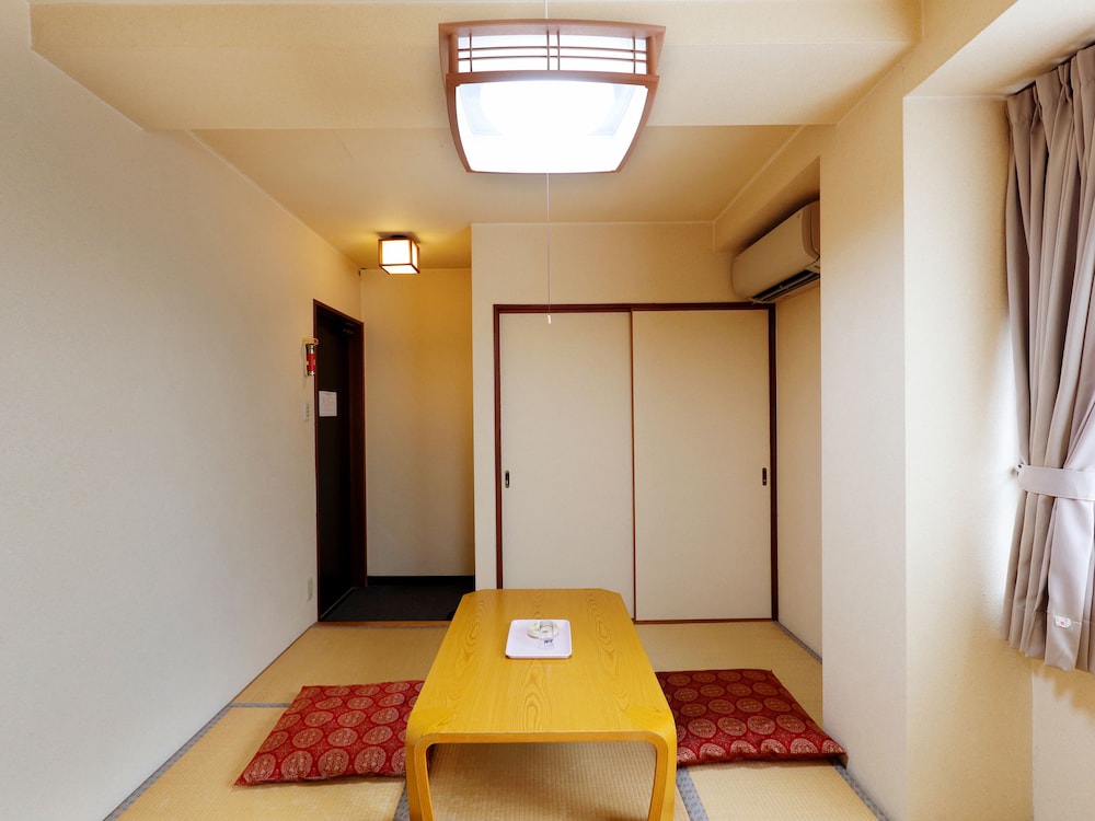 和室2名利用 共用バスルーム 客室3 | Tabist レイズホテルやかた